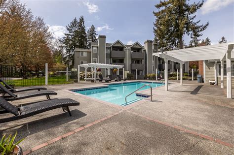 Fine Dining and Entertainment in Close Proximity to Olympia Talisman Real Estate
